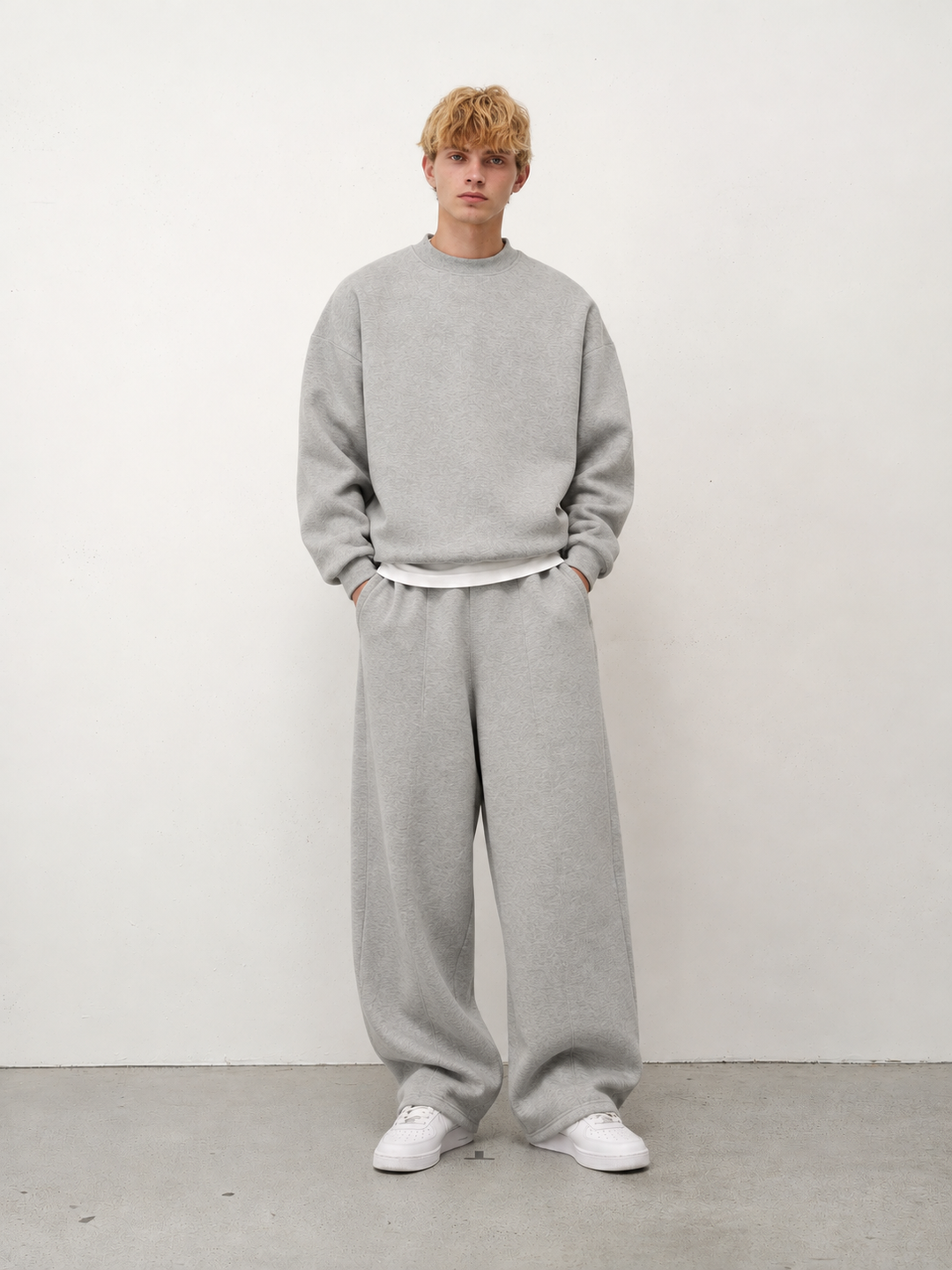 COZY BASIC CREWNECK - LIGHT GRAY