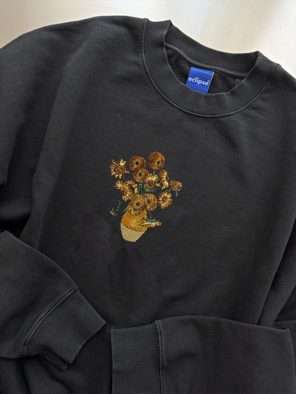 VASE WITH FIFTEEN SUNFLOWERS CREWNECK