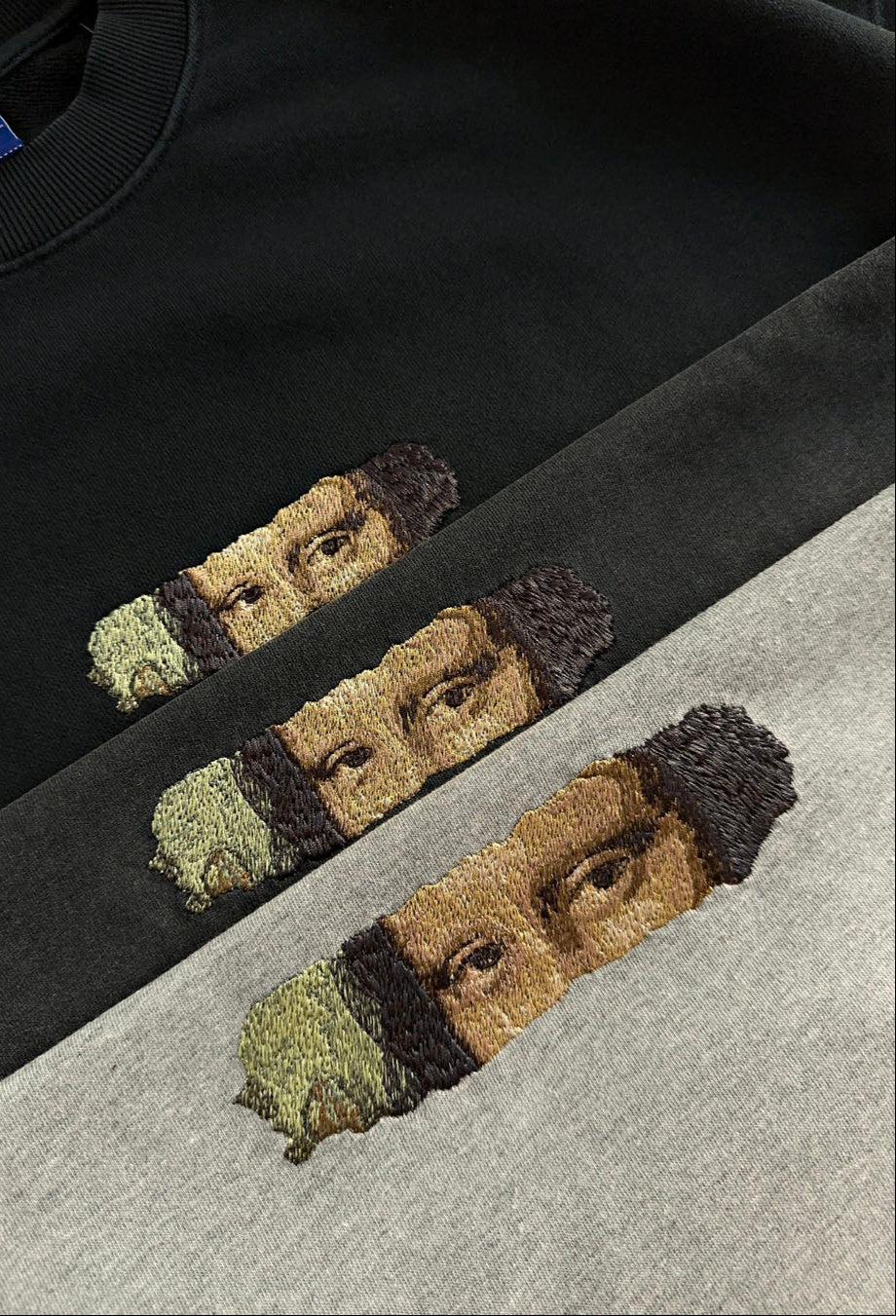 MONA LISA CREWNECK