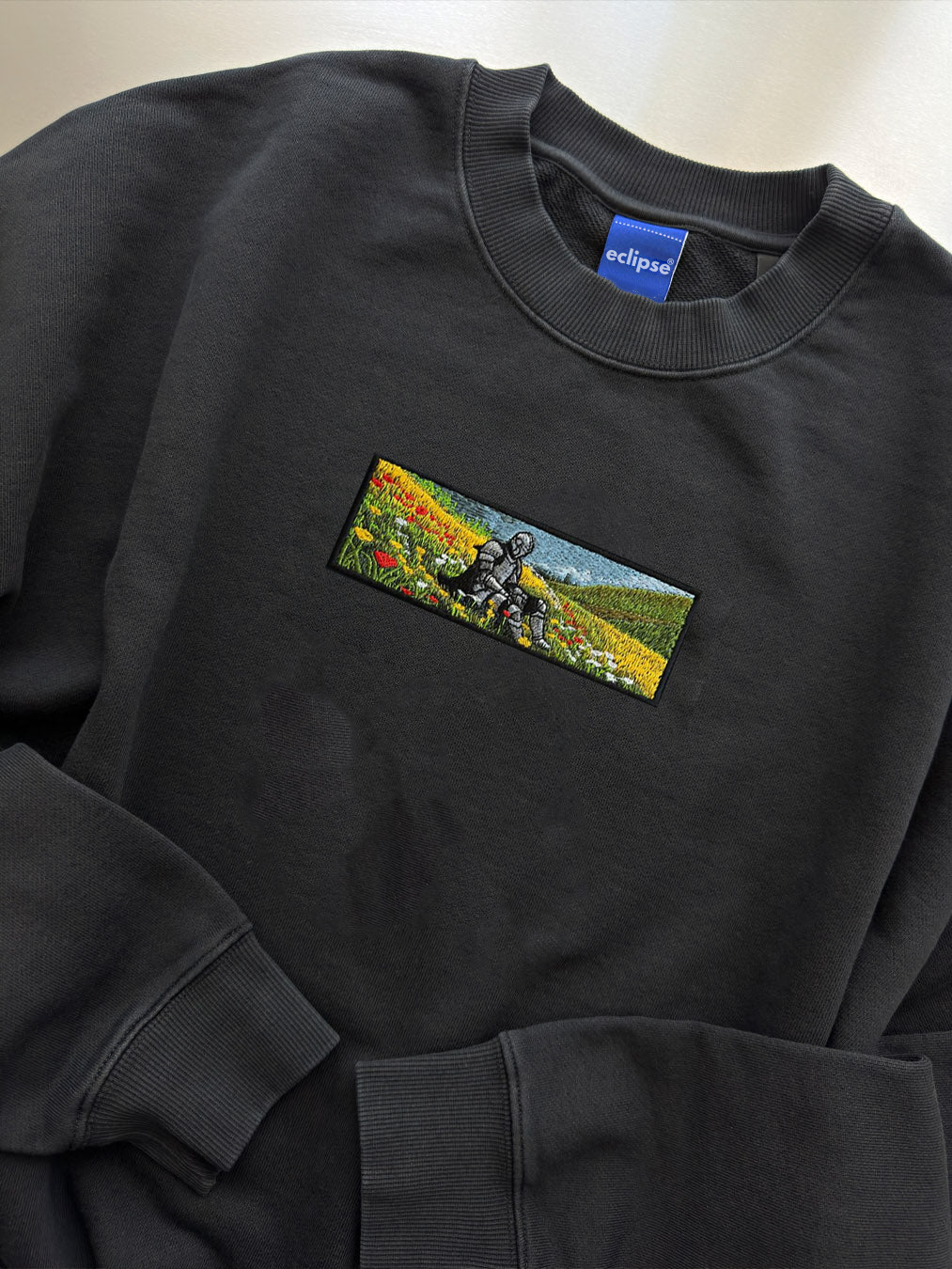 BRIGHT FANTASY CREWNECK