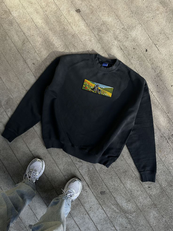 BRIGHT FANTASY CREWNECK