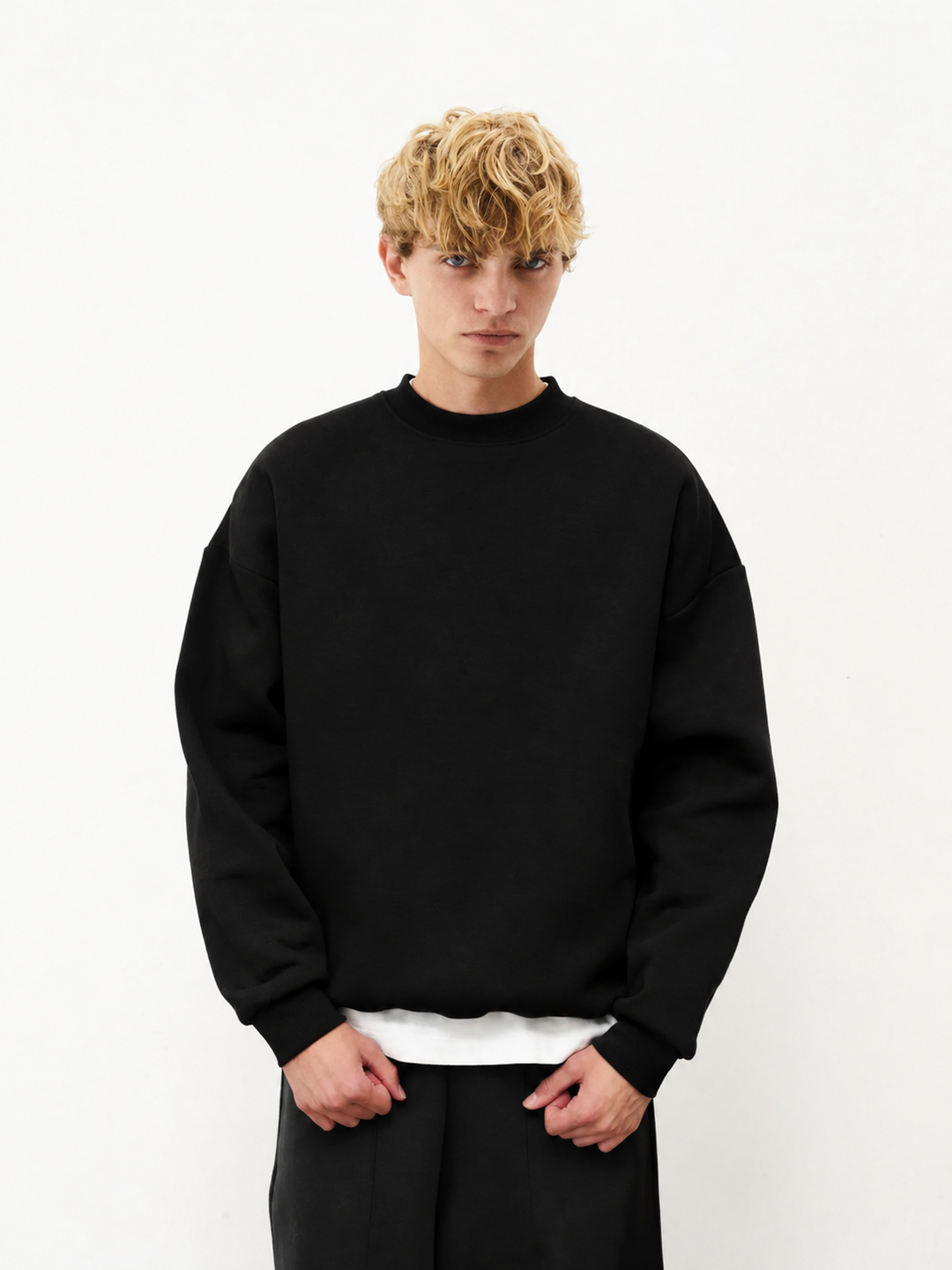 COZY BASIC CREWNECK - BLACK